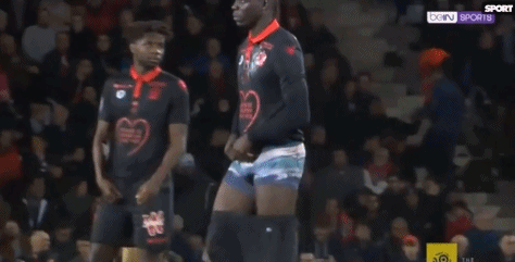 [德甲]弗赖堡获得角球 金特尔头球攻门得手