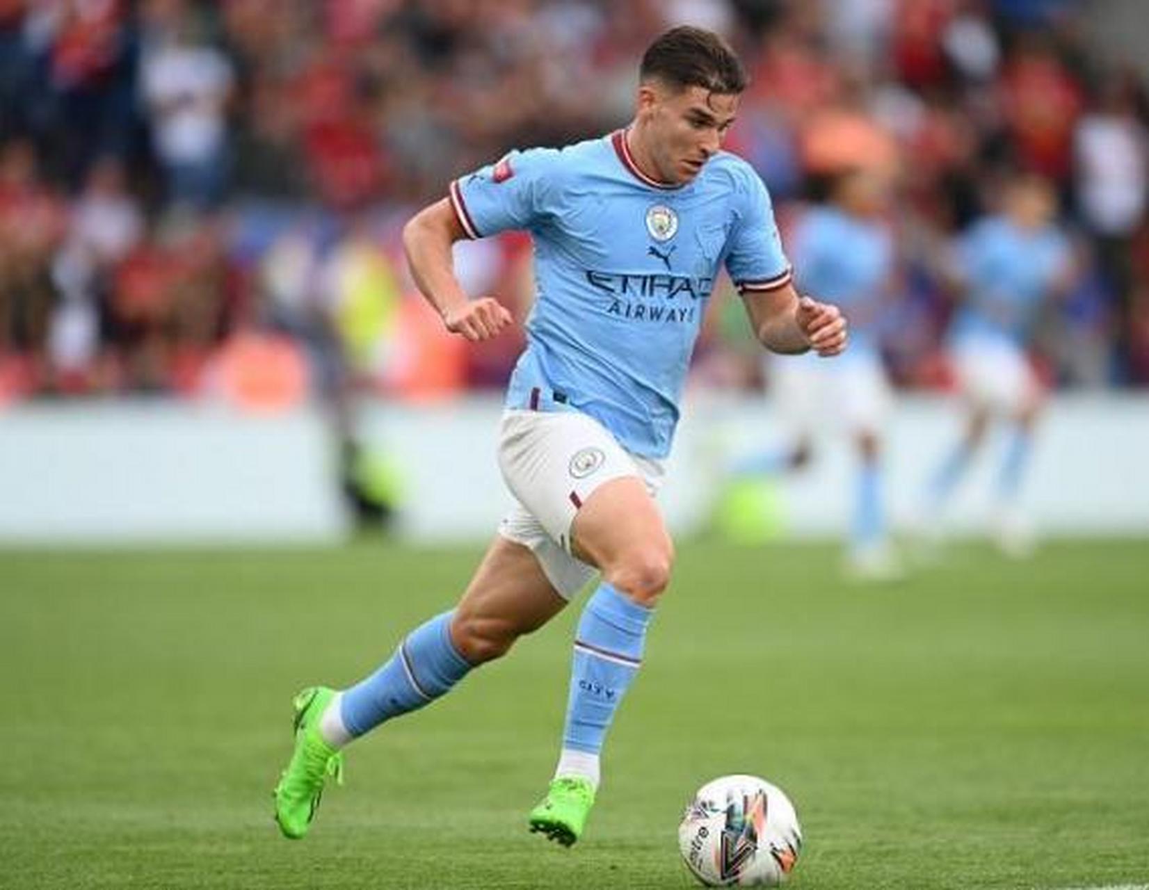 经纪人力挺詹姆斯：除中锋外，其他四个位置均跻身联盟前五！