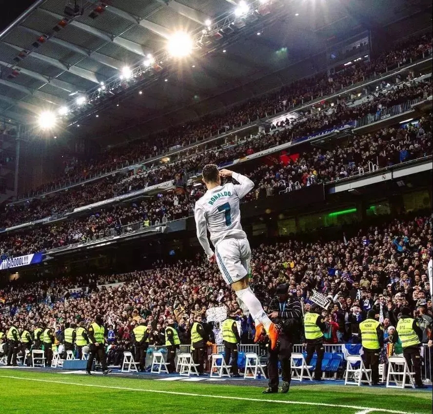 [NBA]詹姆斯击地传内线 拉拉维亚抛投命中