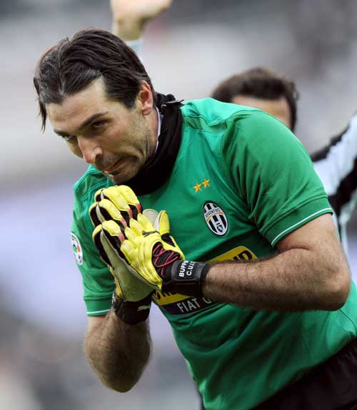 洛杉矶火箭队？湖人三分18投仅中2，被倒数球队压制，东契奇孤掌难鸣