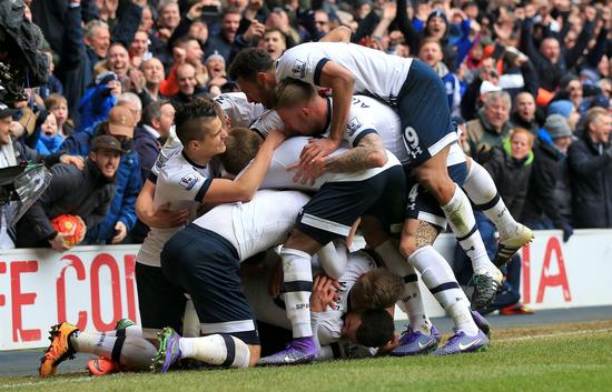 早报 ｜ 曼联2比2伯恩利；曼城1比1布莱顿；富勒姆2比1切尔西！